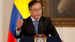 Presidente-Gustavo-Petro-termina-proceso-de-dialogo-con-ELN-696x387