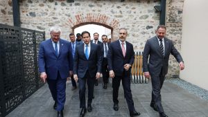 cortesia-negociaciones-tripartias-ucrania-rusia-y-ee-uu-con-la-mediacion-de-turkiye-41550