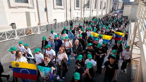 miles-de-venezolanos-asisten-al-vaticano-para-honrar-a-sus-primeros-santos-49925