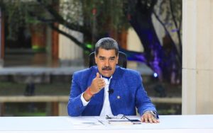 photo_5148058474162883394_y-1a2944