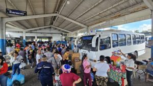 Temporadistas-retornaran-a-sus-hogares-despues-de-largas-vacaciones-768x433