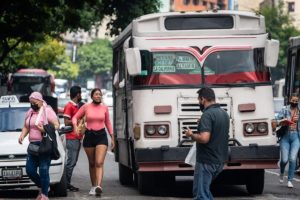 Transporte-publico-en-Caracas-El-Diario-Jose-Daniel-Ramos-13-1-860x574-1