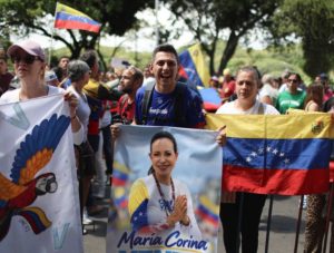 Manifestaciones-en-Plaza-Venezuela-exigen-el-regreso-de-Maria-Corina