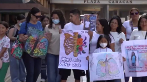 Screenshot 2026-09-08 at 15-52-00 Familias de pacientes con fibrosis quística exigen medicamentos frente al Ministerio de Salud - Diario Versión Final