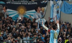 Argentina-llora-y-celebra-a-Messi-un-adios-lleno-de