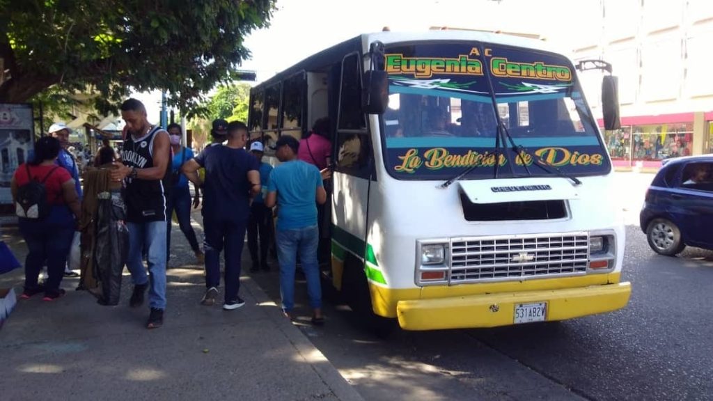 El-costo-del-pasaje-urbano-aumentara-a-220-bolivares-el