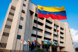 Politicos-opositores-sostienen-que-la-eliminacion-de-cuatro-tribunales-de