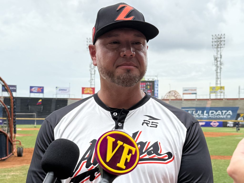 aguilas-del-zulia-vs-leones-del-caracas-juego-inaugural-estadio-luis-aparicio-4-guillermo-quiroz-13-de-octubre-2026-Jose-Gabriel-Lugo-Version-Final-scaled